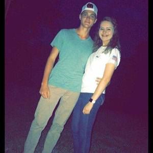 Meet your Posher, Dakota